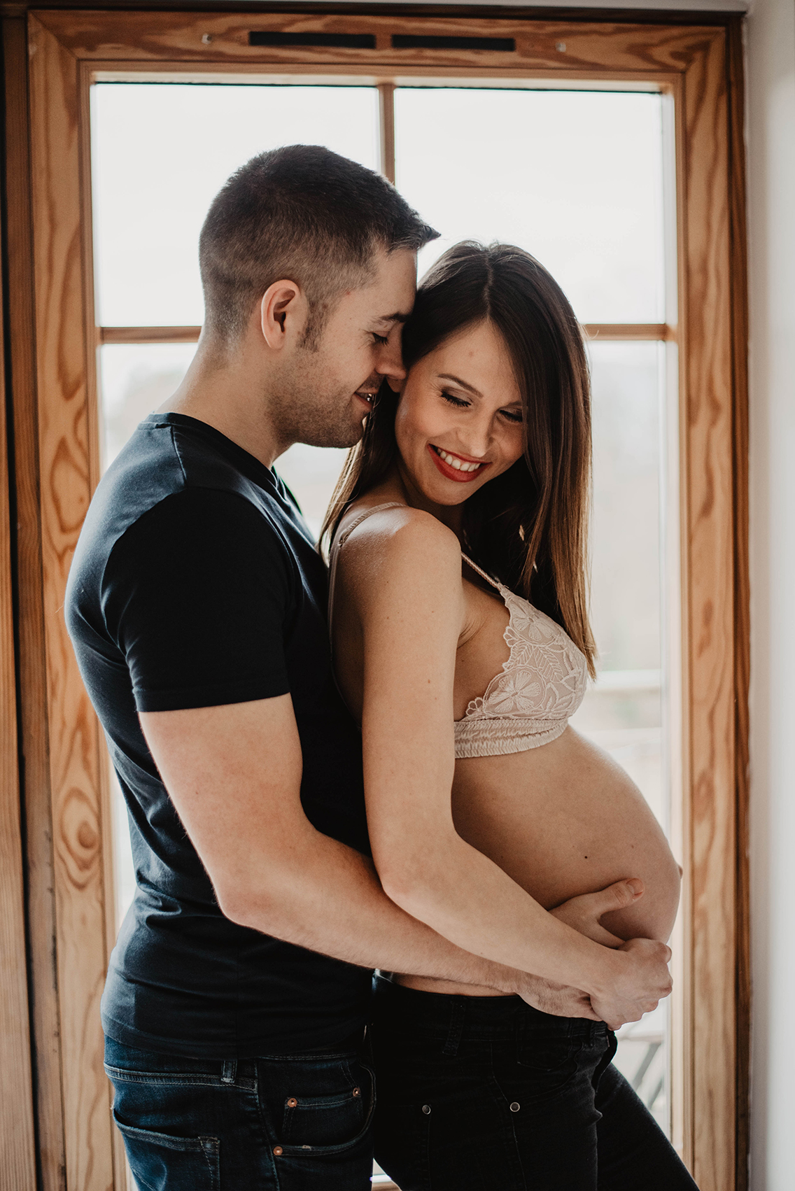 Maternity Photography - Everything You Need To Know - NFI